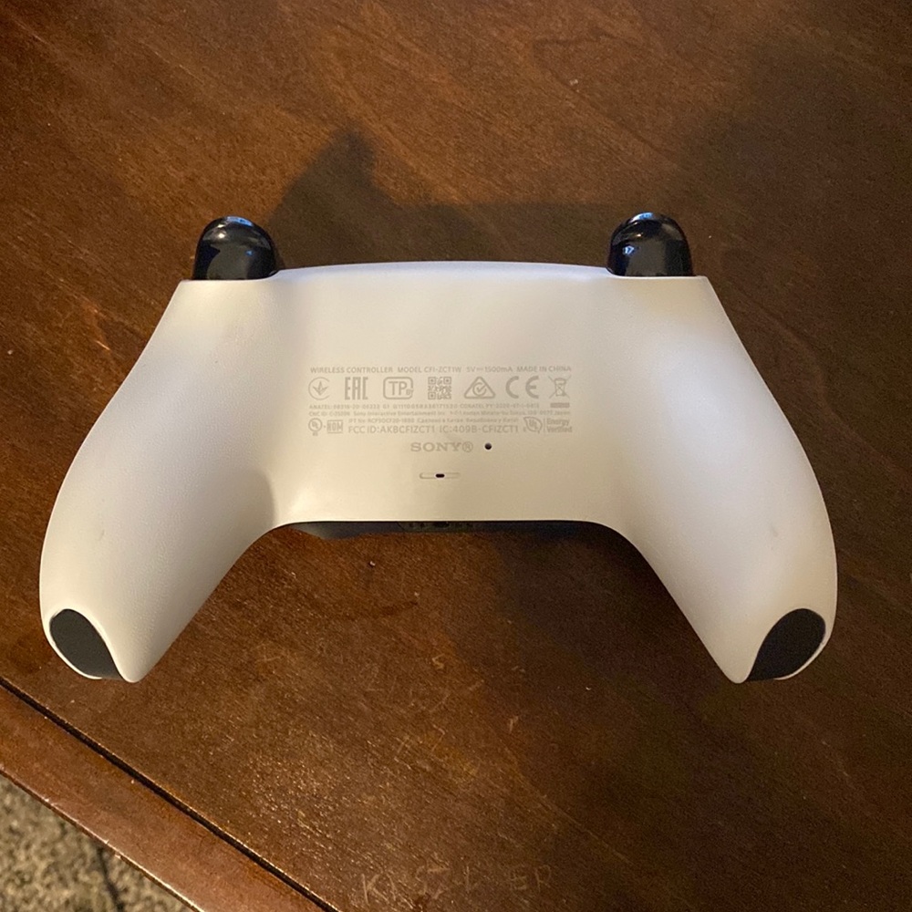 New PS5 Controller - Picture 2 of 2